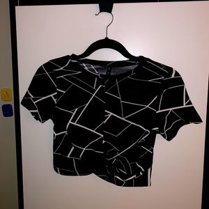 Zaful BRAND NEW geometric black crop top